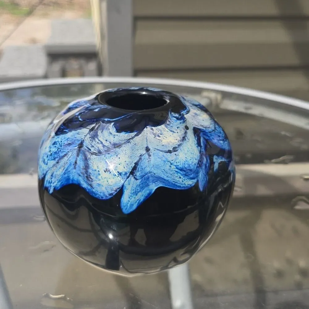 1991 Studio Art Black Glass Acorn Orb Vase Iridescent Luster Waves Signed - Picture 4 of 9